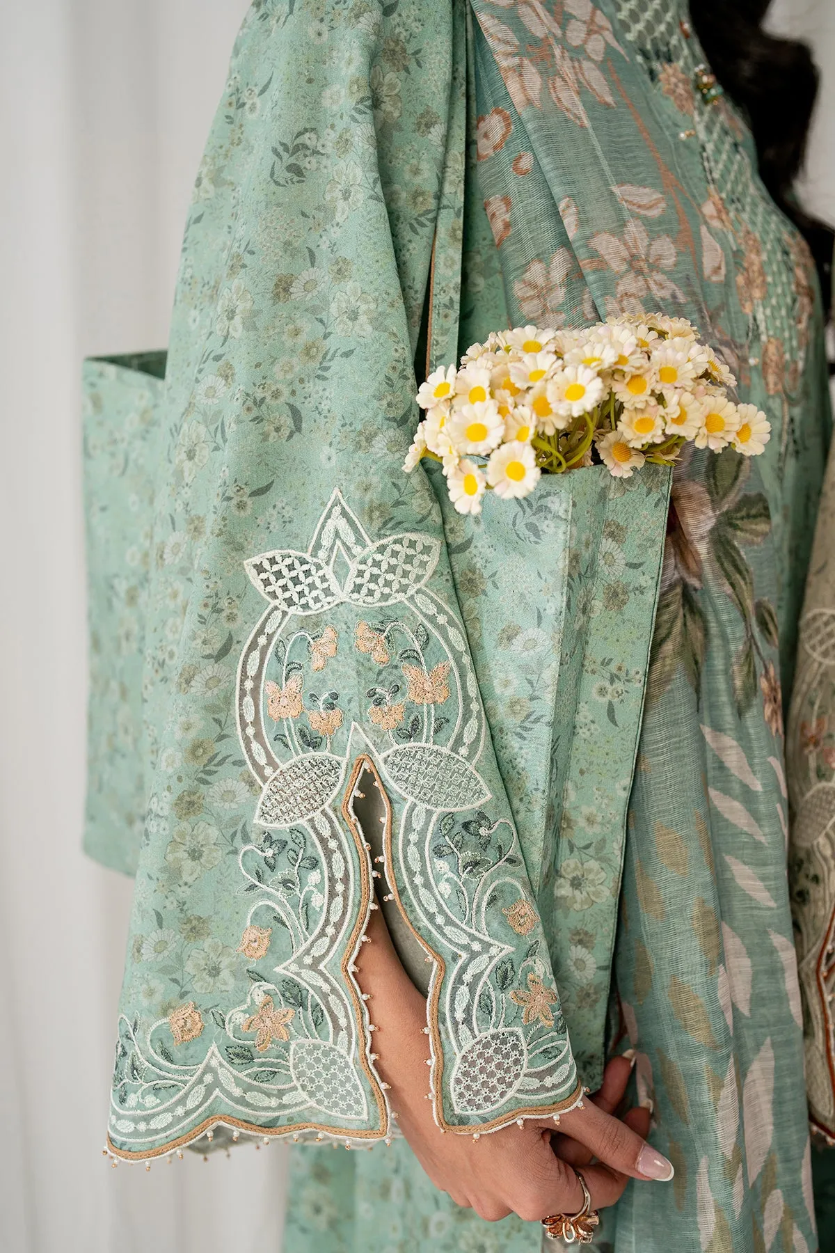 EMBROIDERED VISCOSE SILK SF-4048